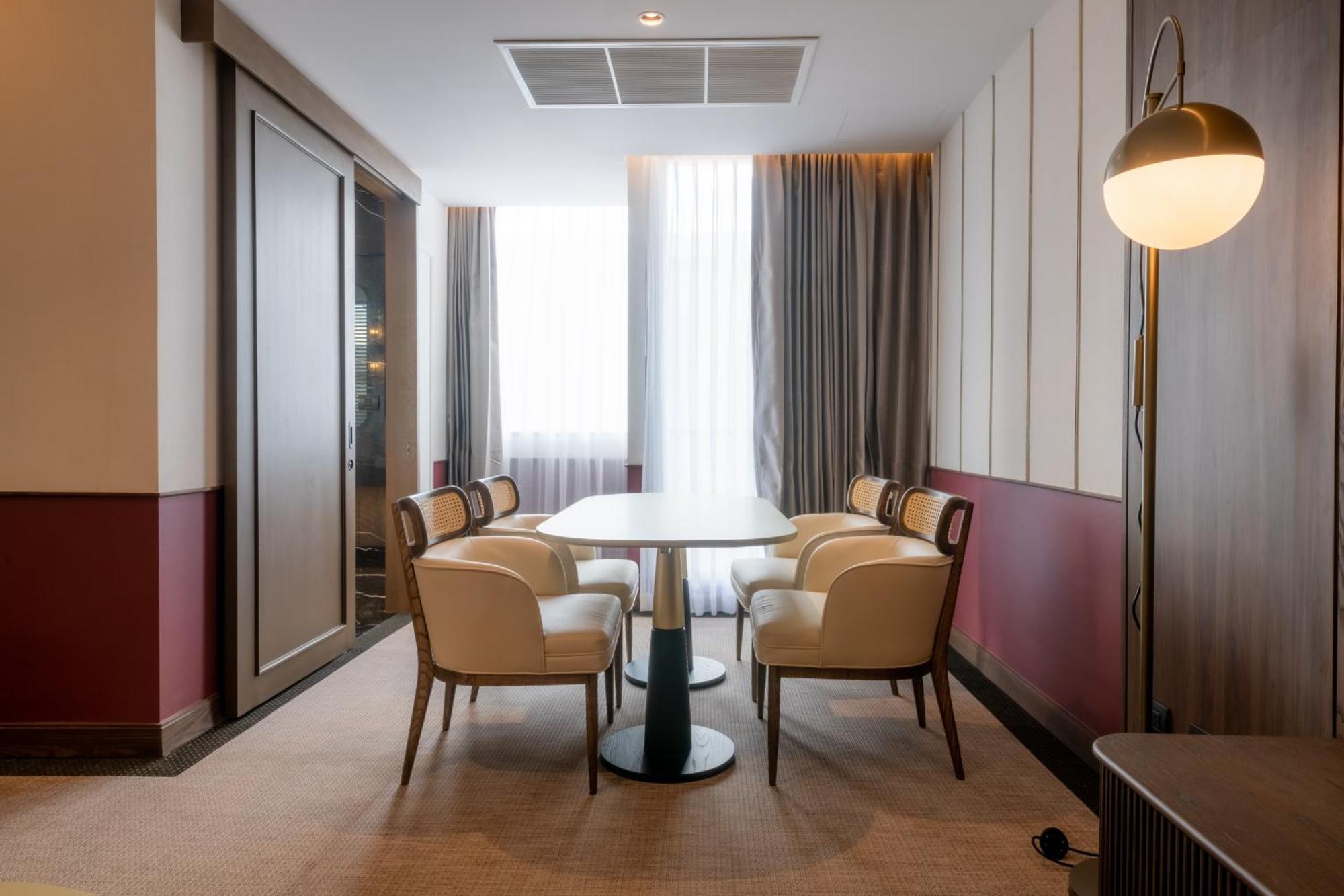 Hotel Moco 乌隆他尼 外观 照片